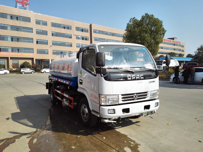 東風(fēng)多利卡D6灑水車