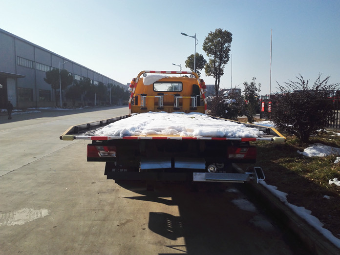 江鈴凱銳平板一拖二清障車(chē)