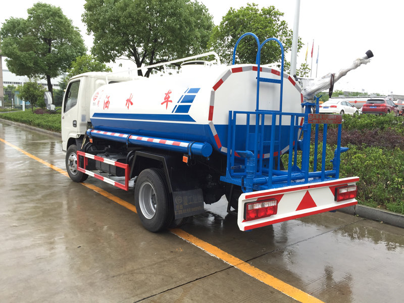 東風(fēng)多利卡5噸灑水車(chē)