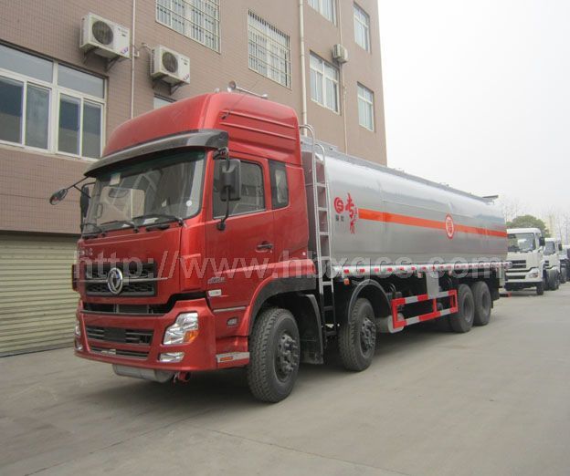 東風(fēng)天龍前四后八30噸油罐車（國四）